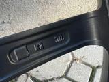 Оригинал диски AMG и резина размером 245/40 R20 за 630 000 тг. в Алматы – фото 3