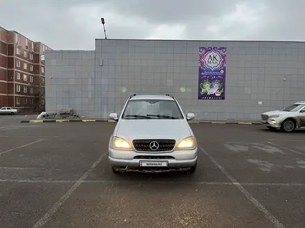 Mercedes-Benz ML 320 2000 годаүшін4 300 000 тг. в Караганда – фото 2