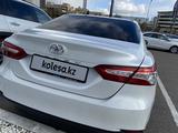 Toyota Camry 2019 года за 14 800 000 тг. в Астана – фото 4