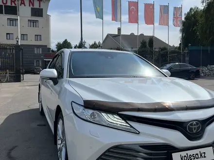 Toyota Camry 2021 года за 15 180 000 тг. в Алматы – фото 13