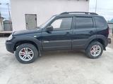 Chevrolet Niva 2015 года за 2 300 000 тг. в Атырау – фото 4