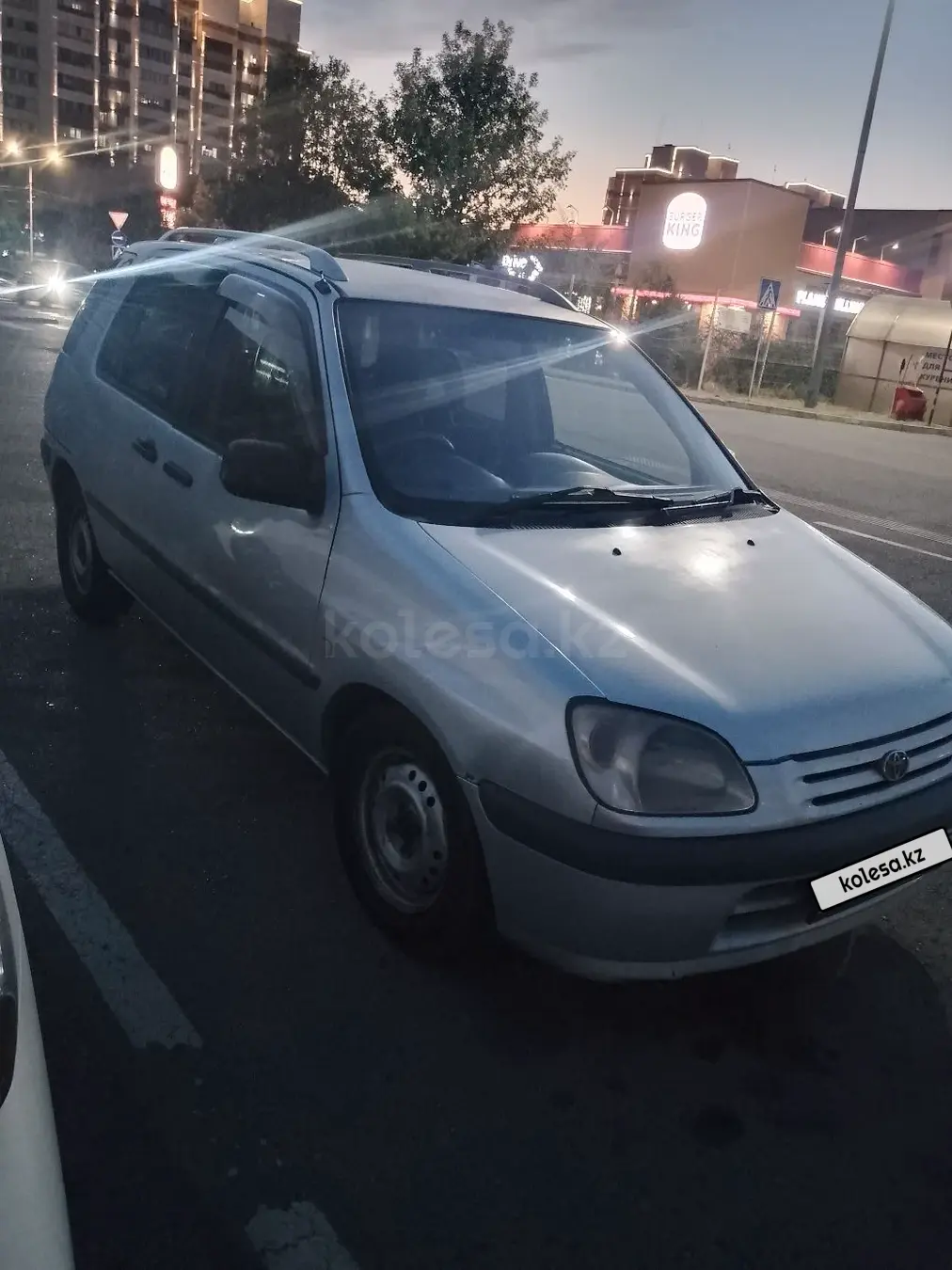 Toyota Raum, 1997