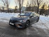 Toyota Camry 2020 года за 11 500 000 тг. в Астана – фото 2