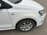 Volkswagen Polo 2015 годаүшін5 000 000 тг. в Уральск – фото 4