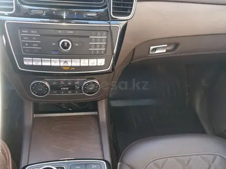 Mercedes-Benz GLS 400 2016 года за 31 000 000 тг. в Астана – фото 2