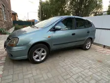 Nissan Tino, 2001