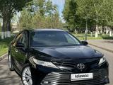 Toyota Camry 2019 года за 13 700 000 тг. в Астана