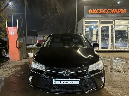 Toyota Camry 2017 года за 8 000 000 тг. в Алматы