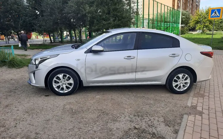 Kia Rio 2021 года за 8 200 000 тг. в Астана