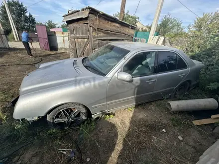 Mercedes-Benz E 230 1997 года за 3 600 000 тг. в Усть-Каменогорск – фото 10