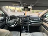 Toyota Highlander 2018 года за 18 500 000 тг. в Алматы – фото 5