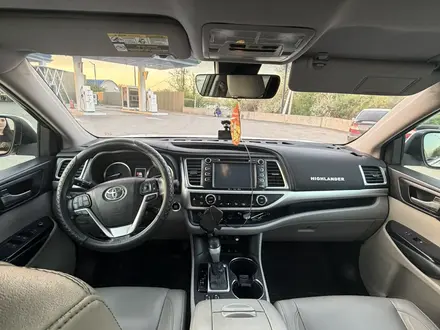 Toyota Highlander 2018 года за 18 500 000 тг. в Алматы – фото 5