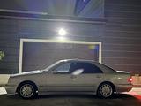 Mercedes-Benz E 320 2000 года за 4 250 000 тг. в Жанаозен – фото 4