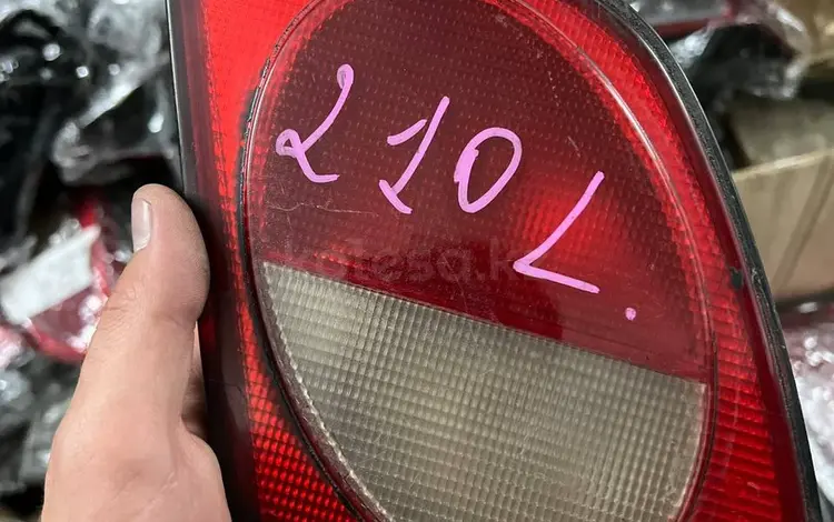 Задние фонари W210 на крышку багажника до рестүшін3 000 тг. в Караганда