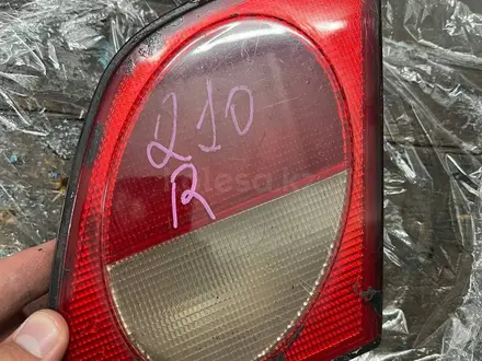 Задние фонари W210 на крышку багажника до рест за 3 000 тг. в Караганда – фото 7