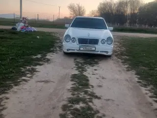 Mercedes-Benz E 320