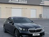 BMW 525 2025 года за 34 800 000 тг. в Шымкент – фото 3
