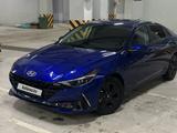 Hyundai Elantra 2022 года за 9 850 000 тг. в Астана – фото 2