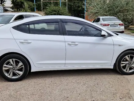 Hyundai Elantra 2019 года за 8 500 000 тг. в Шымкент – фото 10