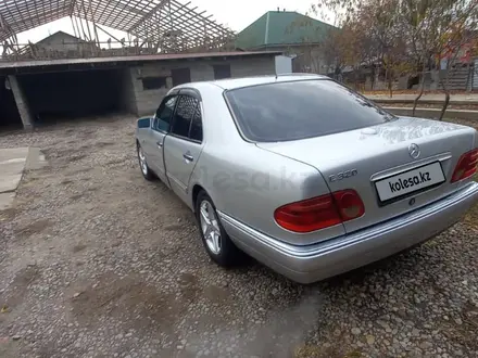 Mercedes-Benz E 320 1997 года за 3 000 000 тг. в Алматы – фото 3