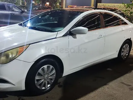 Hyundai Sonata 2013 года за 2 500 000 тг. в Астана – фото 2