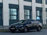 Lexus ES 250 2017 года за 15 000 000 тг. в Астана
