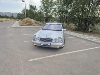 Mercedes-Benz E 280
