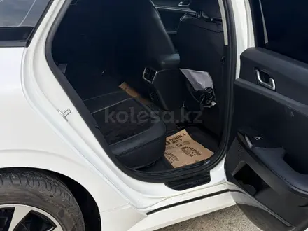Kia K5 2022 года за 12 800 000 тг. в Атырау – фото 6