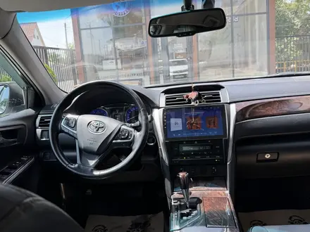 Toyota Camry 2015 года за 9 700 000 тг. в Алматы – фото 17
