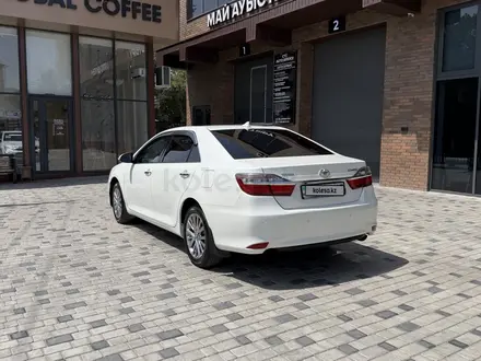 Toyota Camry 2015 года за 9 700 000 тг. в Алматы – фото 2