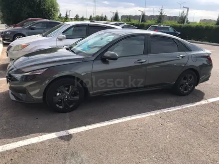 Hyundai Elantra 2021 года за 9 500 000 тг. в Астана – фото 2