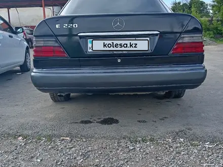 Mercedes-Benz E 220 1993 года за 1 700 000 тг. в Шымкент – фото 14