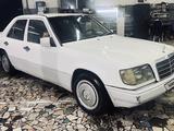 Mercedes-Benz E 200 1993 года за 1 500 000 тг. в Караганда