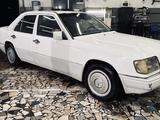 Mercedes-Benz E 200 1993 года за 1 500 000 тг. в Караганда – фото 4