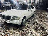 Mercedes-Benz E 200 1993 года за 1 500 000 тг. в Караганда – фото 2