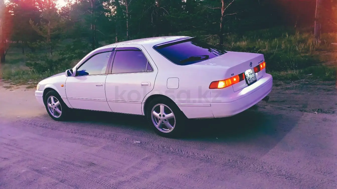 Toyota Camry, 1998