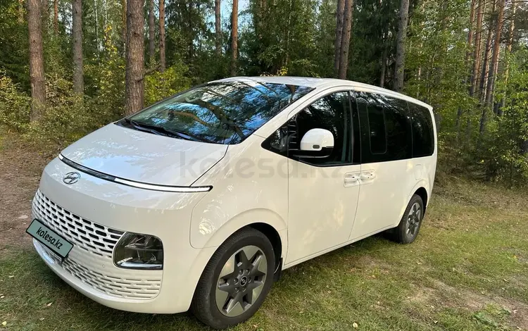 Hyundai Staria 2022 года за 24 000 000 тг. в Уральск