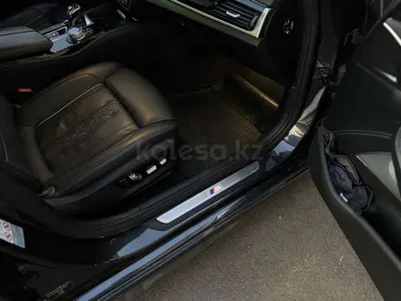 BMW 530 2019 года за 18 900 000 тг. в Алматы – фото 16