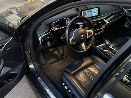 BMW 530 2019 года за 18 900 000 тг. в Алматы – фото 8