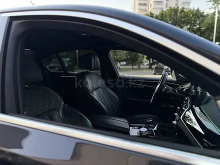 BMW 530 2019 года за 18 900 000 тг. в Алматы – фото 9