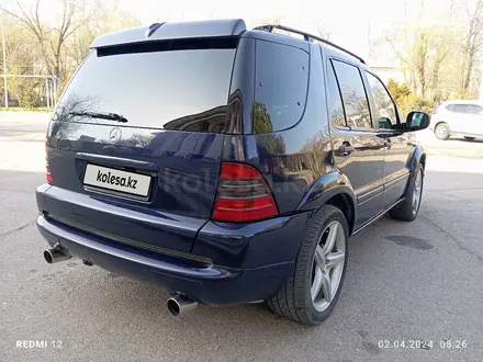 Mercedes-Benz ML 320 2000 года за 4 000 000 тг. в Шымкент – фото 4