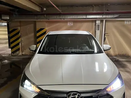 Hyundai Elantra 2019 года за 9 100 000 тг. в Астана