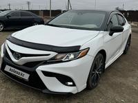 Toyota Camry 2020 года за 11 000 000 тг. в Атырау