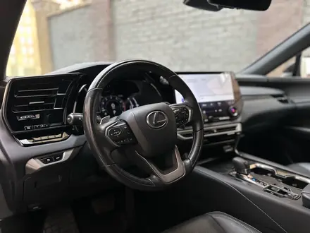 Lexus RX 350 2022 года за 28 700 000 тг. в Семей – фото 16