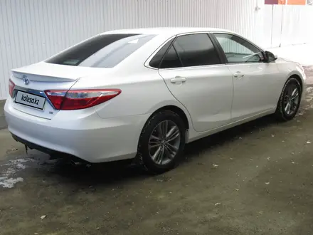 Toyota Camry 2015 года за 6 289 150 тг. в Актобе – фото 4