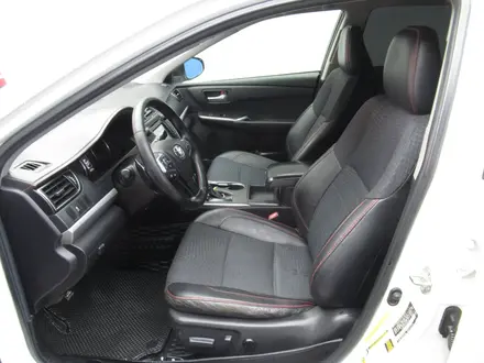 Toyota Camry 2015 года за 6 289 150 тг. в Актобе – фото 7