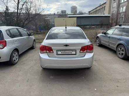 Chevrolet Cruze 2011 года за 3 100 000 тг. в Петропавловск – фото 4