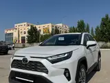 Toyota RAV4 Luxe+ 2025 года за 23 500 000 тг. в Актобе