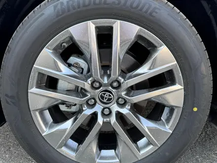 Toyota RAV4 Luxe+ 2025 года за 21 500 000 тг. в Актобе – фото 18