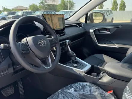 Toyota RAV4 Luxe+ 2025 года за 21 500 000 тг. в Актобе – фото 9